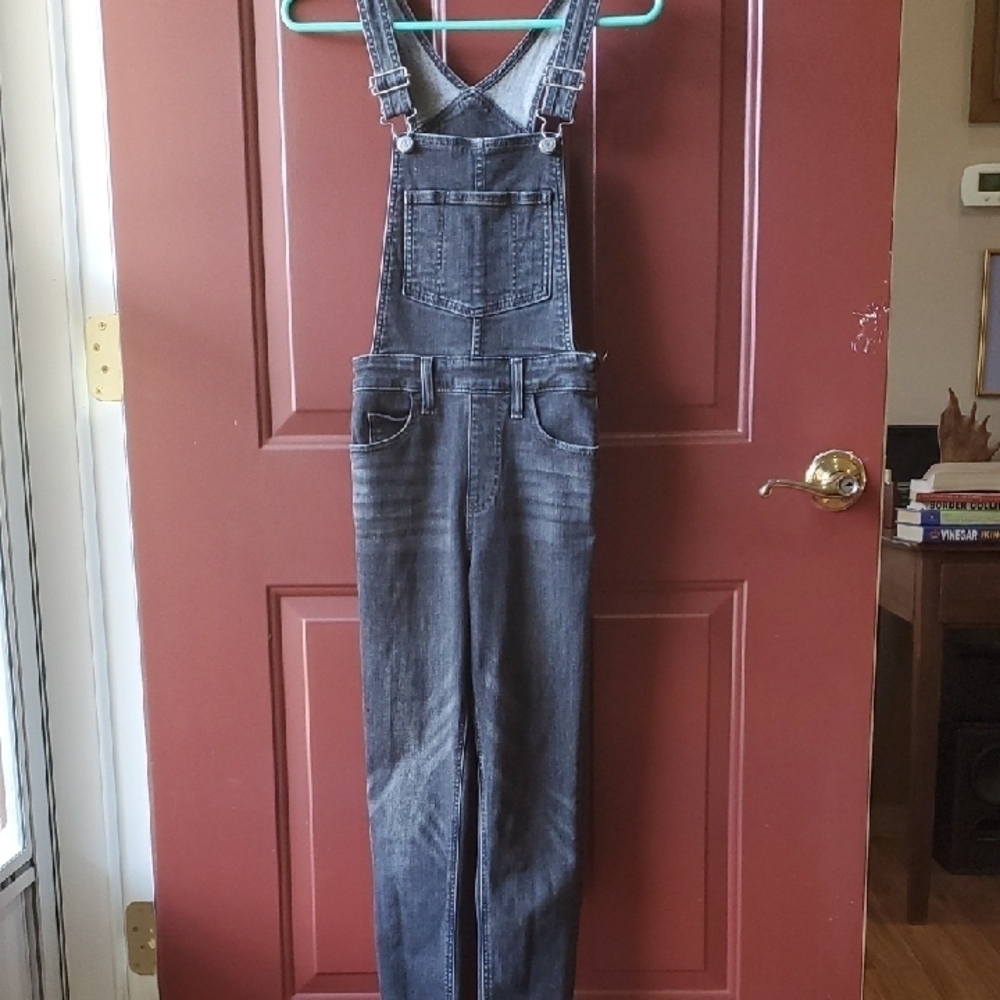Levi's Premium Black skinny Overalls with Classic Bib Front and Sturdy Denim - Picture 3 of 15